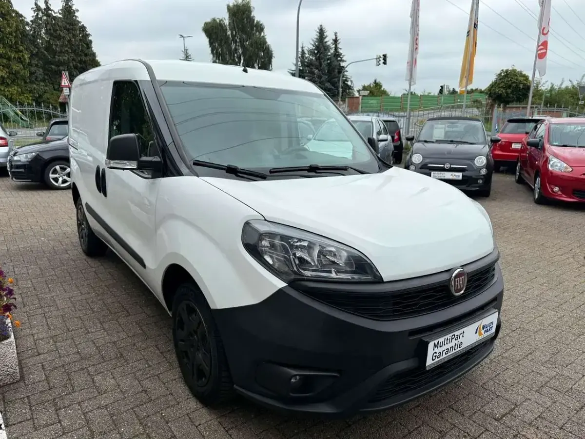 Gebraucht Fiat Doblò 95 PS (69 kW) 2020 Weiß Van / Kleinbus