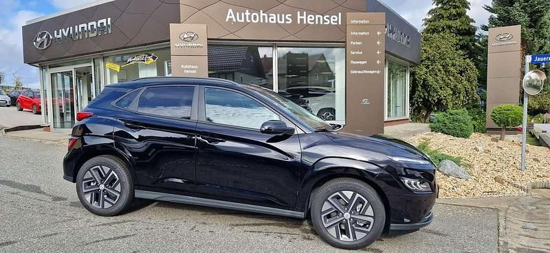 Gebraucht Hyundai Kona Advantage 100 kW (136 PS) 2023 Phantom black SUV