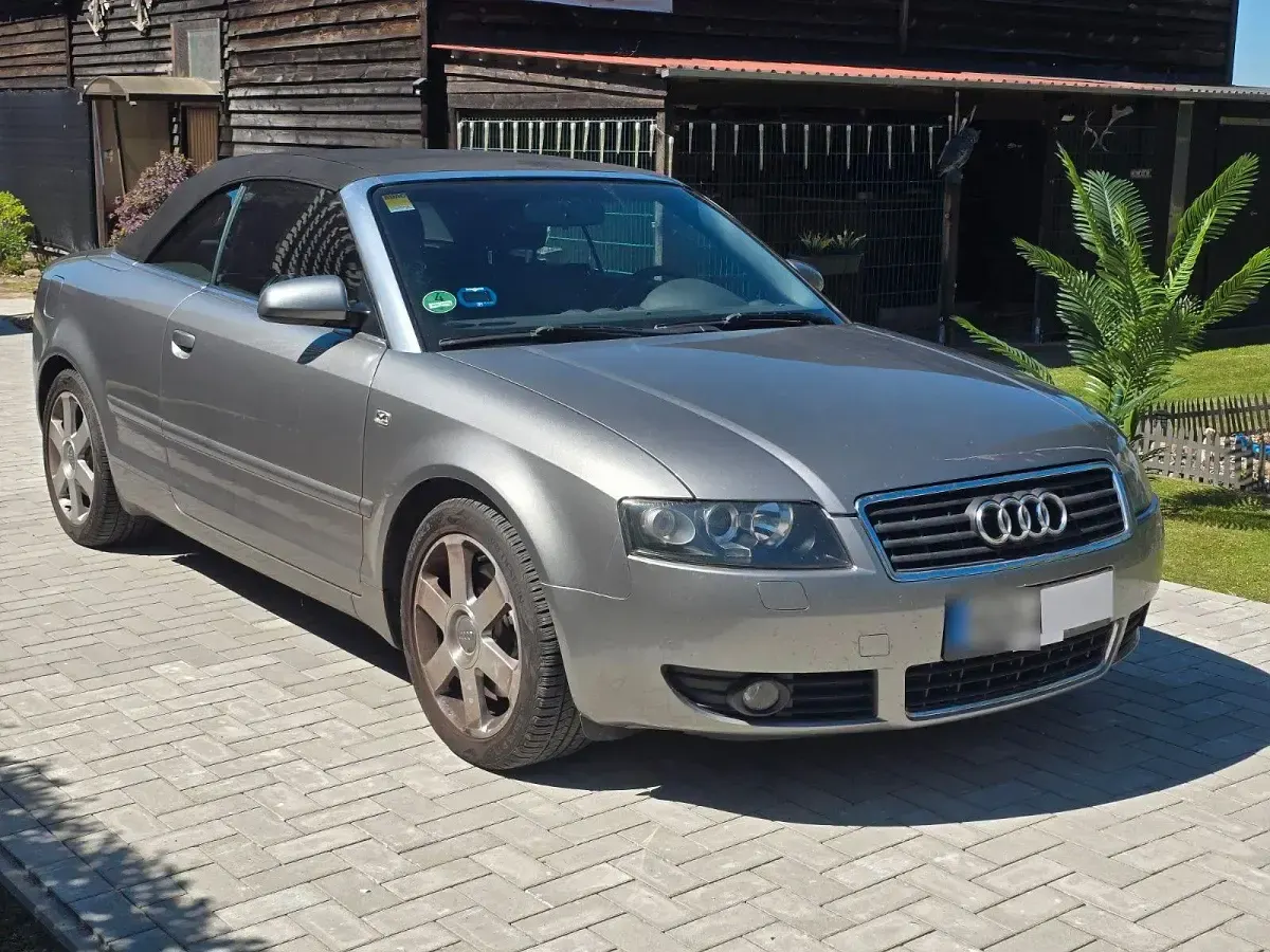 Second-hand Audi Cabriolet 163 CP (119 kW) 2003 Gri Cabrio