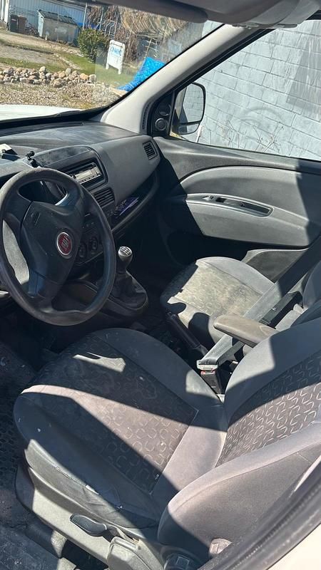 Gebraucht Fiat Doblò 90 PS (66 kW) 2011 Weiß Van / Kleinbus