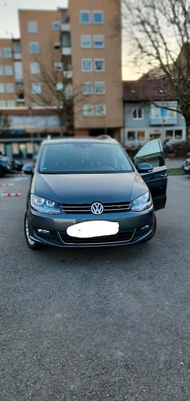 Grau Gebraucht 2015 VW Sharan Van / Kleinbus | 8.300 € - Bild 1/4