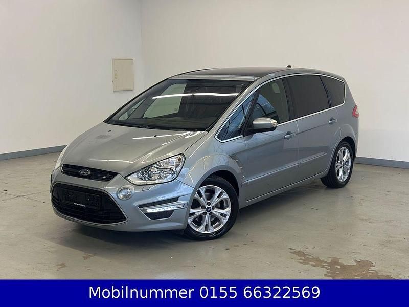 Grau Gebraucht 2014 Ford S-MAX Titanium Van / Kleinbus | 11.890 € (Etwas zu teuer) - Bild 1/4