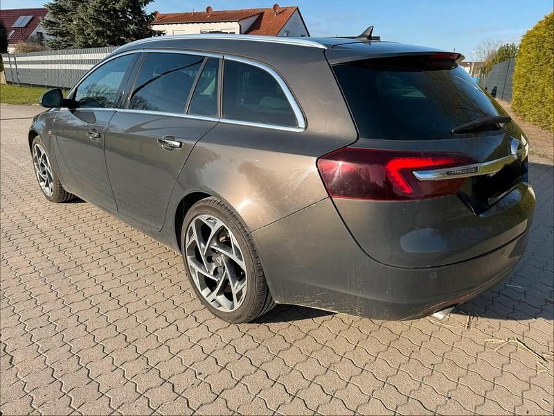 Gebraucht Opel Insignia 194 PS (142 kW) 2015 Kombi