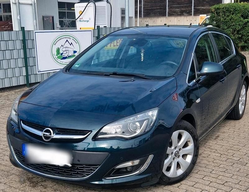 Grün Gebraucht 2014 Opel Astra Limousine | 5.600 € (Guter Preis) - Bild 1/4
