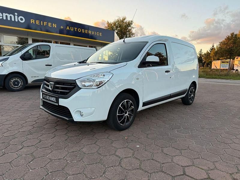 Weiß Gebraucht 2017 Dacia Dokker Express Ambiance Van | 10.200 € (Fairer Preis) - Bild 1/4