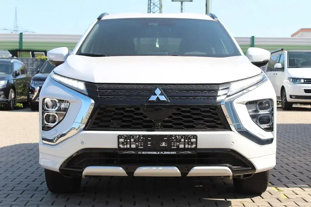 Gebraucht Mitsubishi Eclipse Cross Plus 188 PS (138 kW) 2022 Weiß SUV