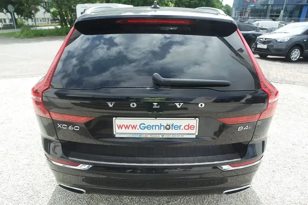 Gebraucht Volvo XC60 Inscription 197 PS (144 kW) 2021 Schwarz SUV