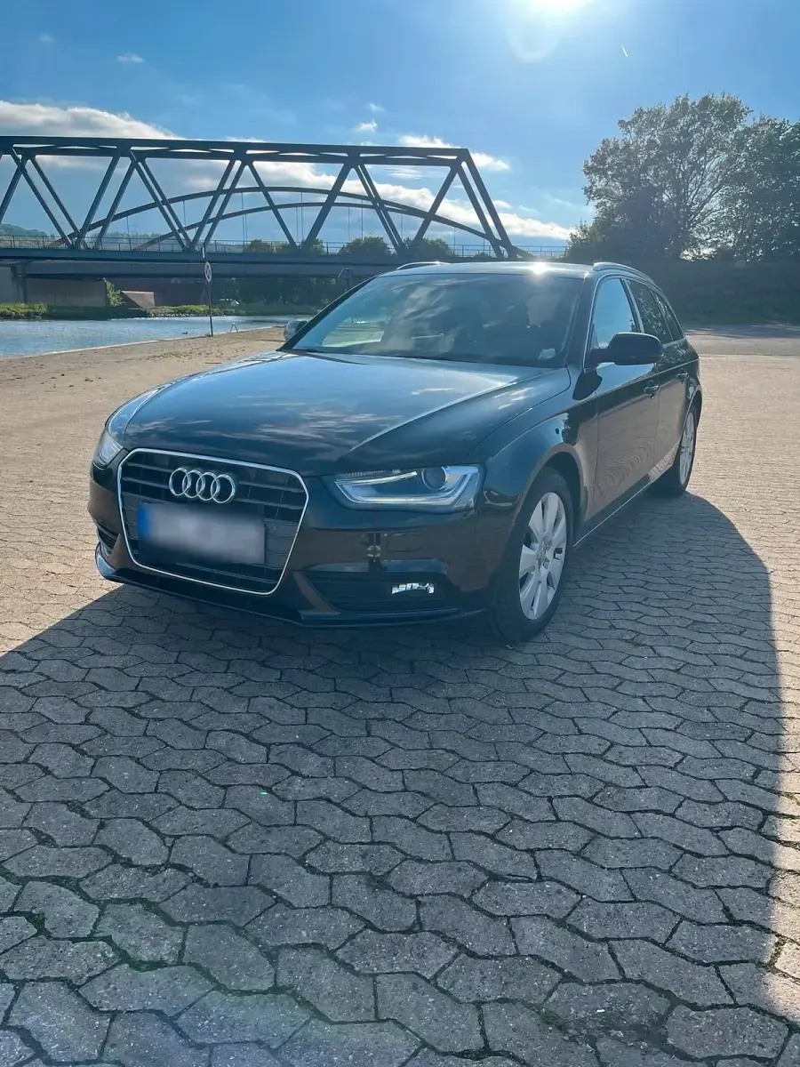 Gebraucht Audi A4 150 PS (110 kW) 2015 Schwarz Kombi