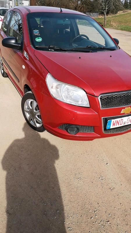Gebraucht Chevrolet Aveo 84 PS (61 kW) 2009 Rot Kleinwagen
