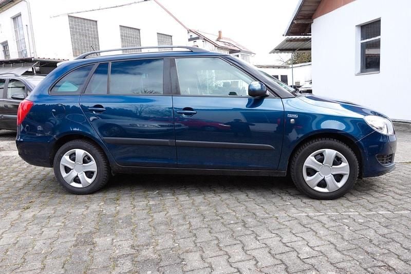 Gebraucht Skoda Fabia 86 PS (63 kW) 2012 Blau Kombi