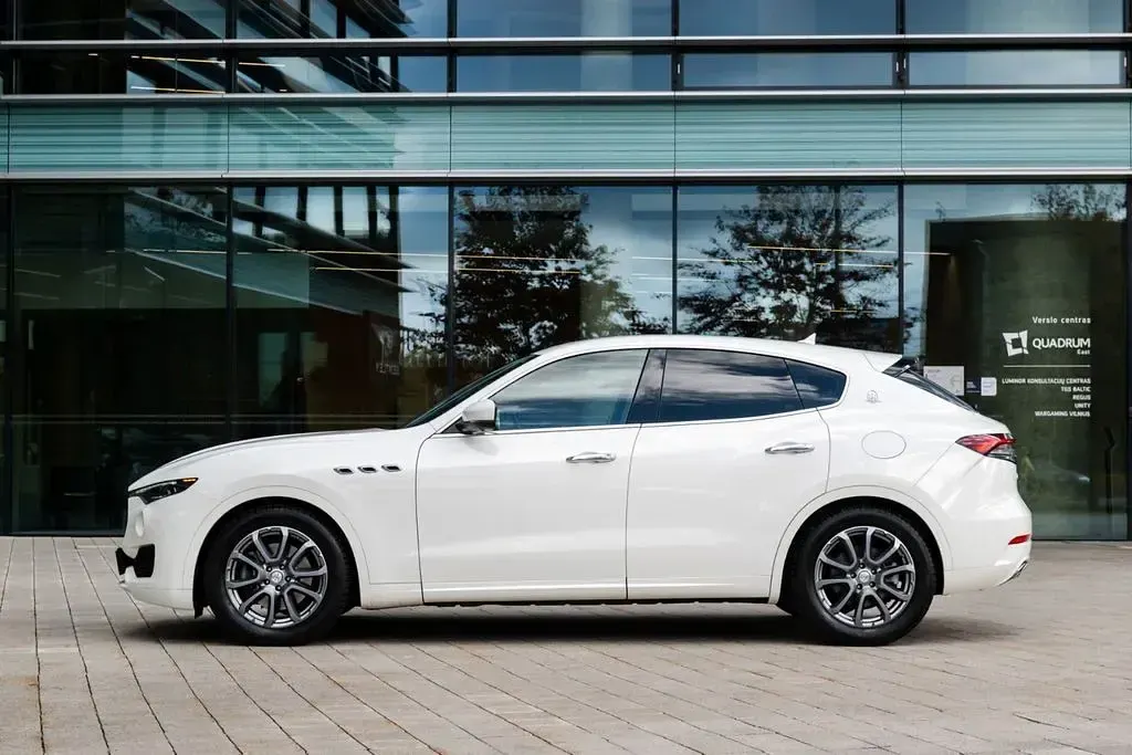 Gebraucht Maserati Levante 349 PS (256 kW) 2022 Weiß SUV