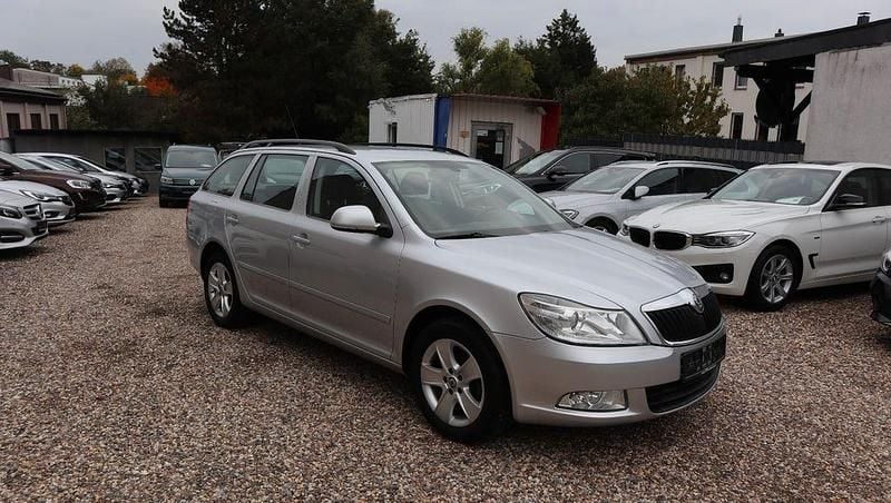Usado Skoda Octavia Elegance 122 HP (89 kW) 2009 Prateado Carrinha
