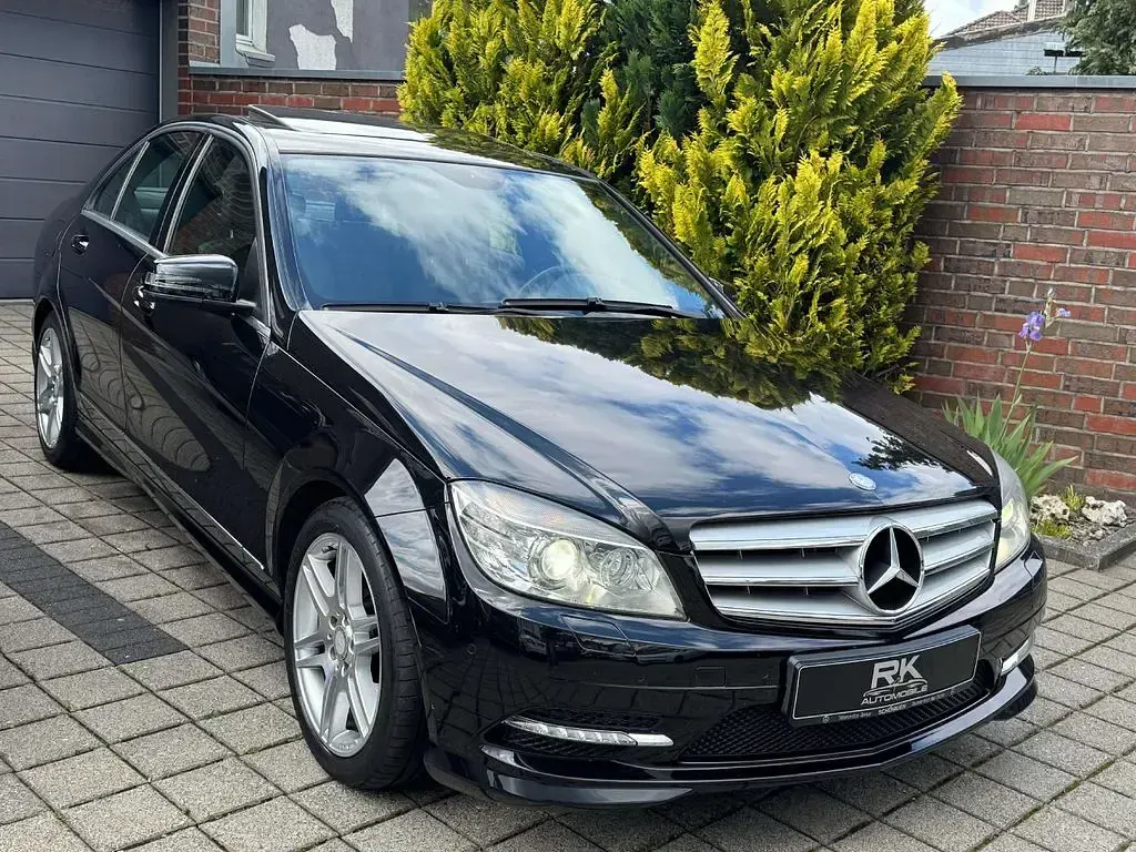 Gebraucht Mercedes C300 AMG line 231 PS (169 kW) 2010 Obsidianschwarz  metalliclack Limousine