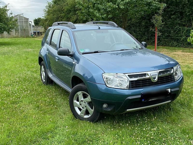 Blau Gebraucht 2011 Dacia Duster Lauréate SUV | 4.750 € (Superpreis) - Bild 1/4