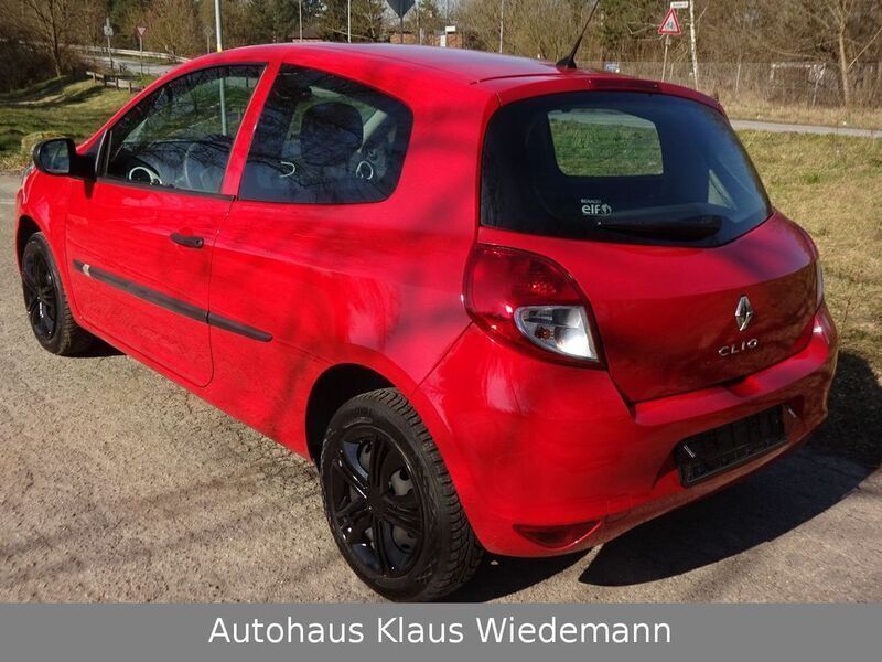 Gebraucht Renault Clio IV 75 PS (55 kW) 2012 Rot Limousine