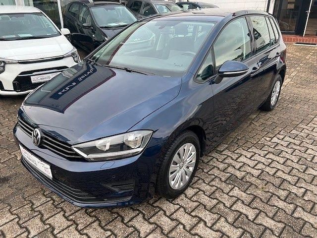 Blau Gebraucht 2015 VW Golf VII Trendline Limousine | 9.990 € (Guter Preis) - Bild 1/4