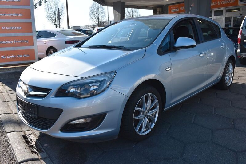 Grau Gebraucht 2015 Opel Astra Limousine | 8.999 € (Superpreis) - Bild 1/4