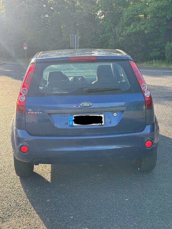 Gebraucht Ford Fiesta Fun X 69 PS (50 kW) 2007 Blau Kleinwagen