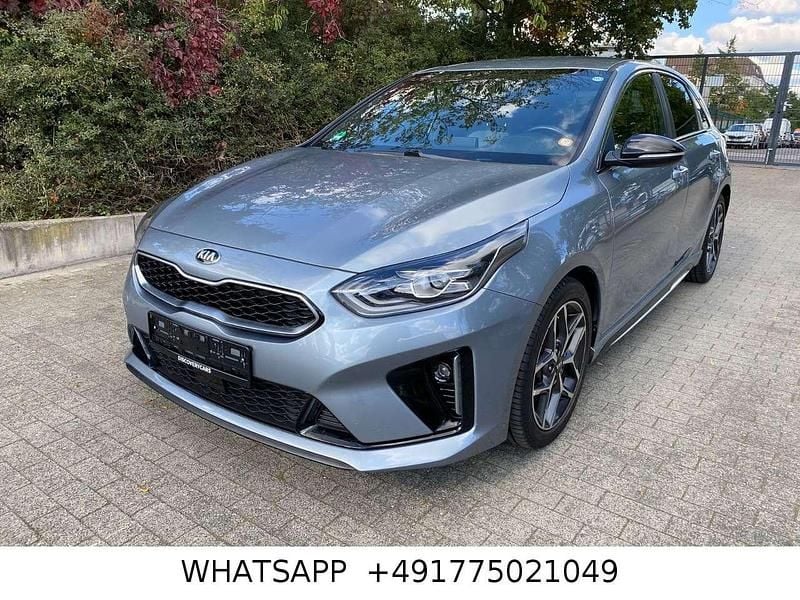 Usado Kia Ceed GT-Line 140 HP (102 kW) 2019 Prateado Citadino