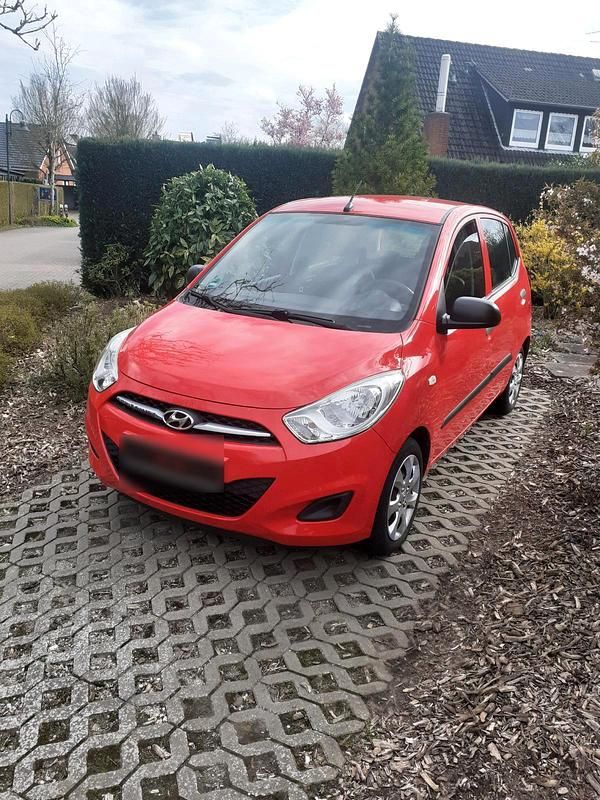 Gebraucht Hyundai i10 68 PS (50 kW) 2012 Rot Kleinwagen