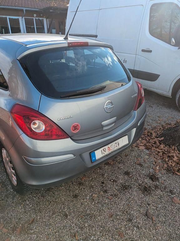 Grau Gebraucht 2012 Opel Corsa Edition Kleinwagen | 2.900 € (Guter Preis) - Bild 1/4