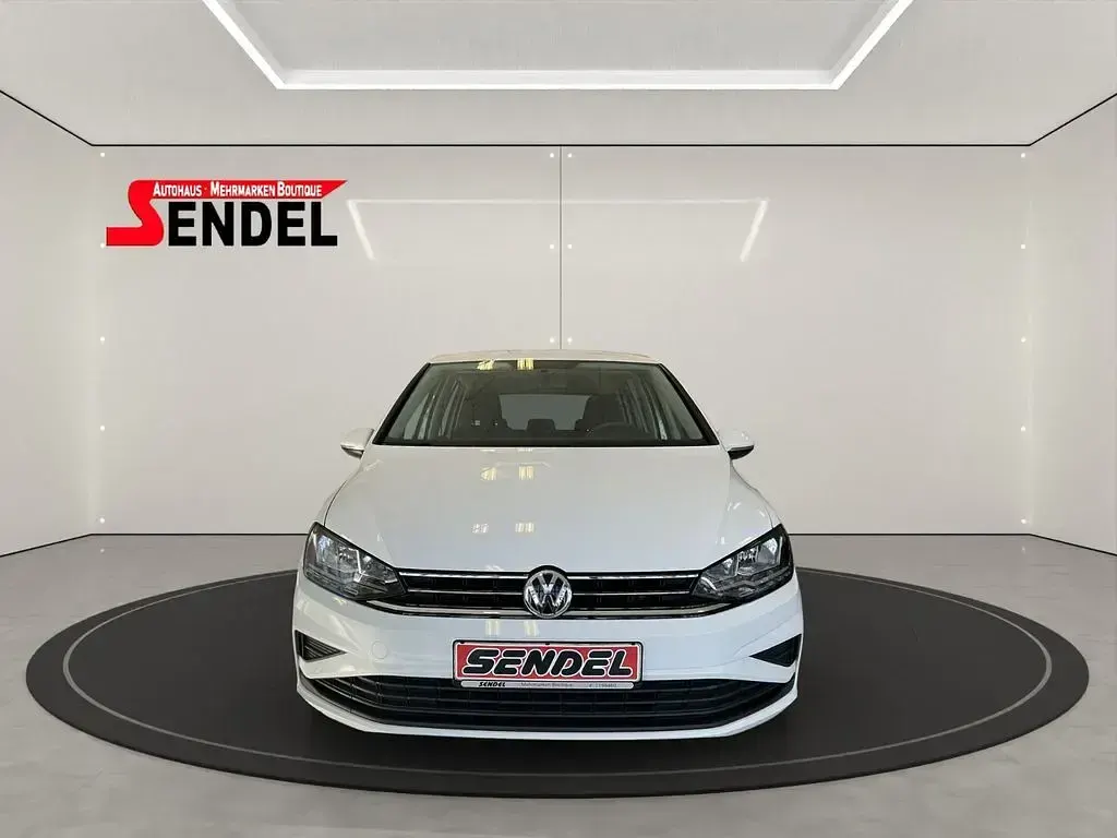 Gebraucht VW Golf Sportsvan Trendline 116 PS (85 kW) 2019 Weiß Van / Kleinbus