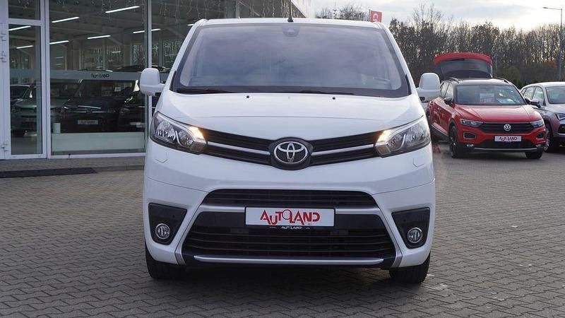 Gebraucht Toyota Proace Verso 150 PS (110 kW) 2019 Weiß Kombi