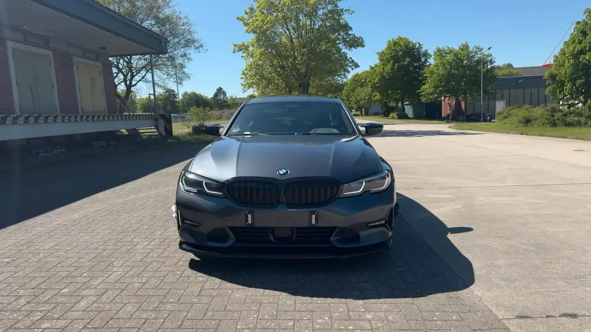 Gebraucht BMW 320 184 PS (135 kW) 2019 Grau Limousine