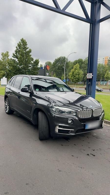Grau Gebraucht 2015 BMW X5 SUV | 26.500 € - Bild 1/4