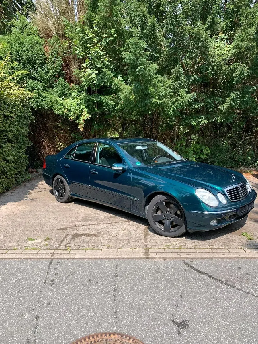 Gebraucht Mercedes E500 306 PS (225 kW) 2002 Grün Limousine