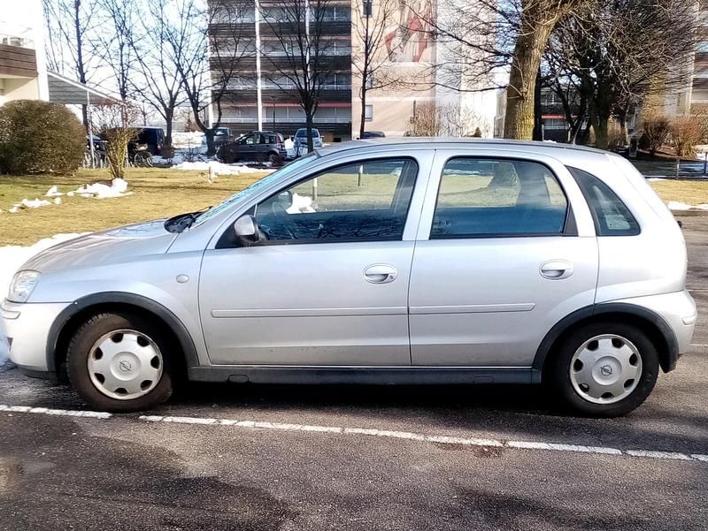 Gebraucht Opel Corsa 80 PS (58 kW) 2006 Silber Kleinwagen