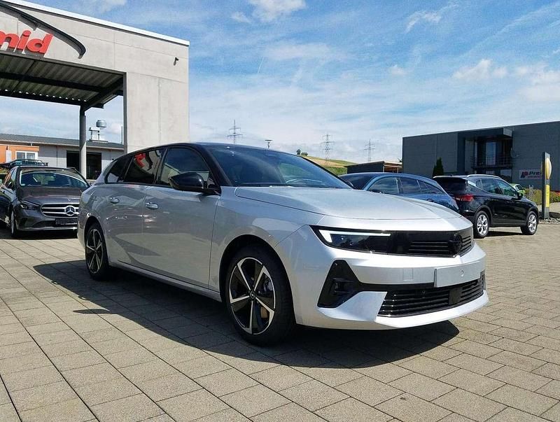 Gebraucht Opel Astra 131 PS (96 kW) 2024 Kristall silber metallic Kombi