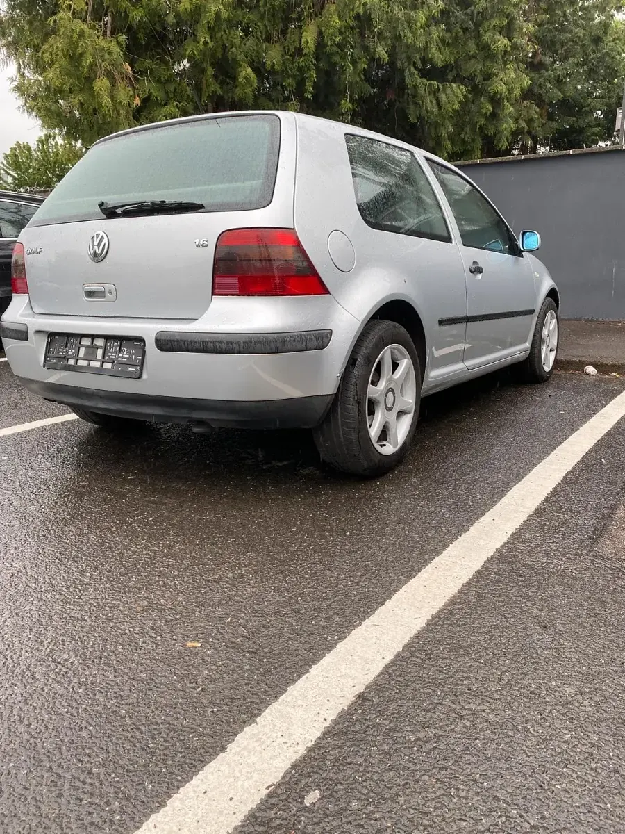 Gebraucht VW Golf IV 105 PS (77 kW) 2001 Silber Limousine