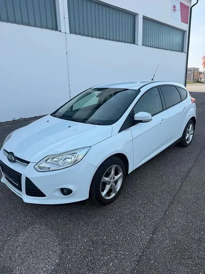 Gebraucht Ford Focus Trend 86 PS (63 kW) 2013 Limousine
