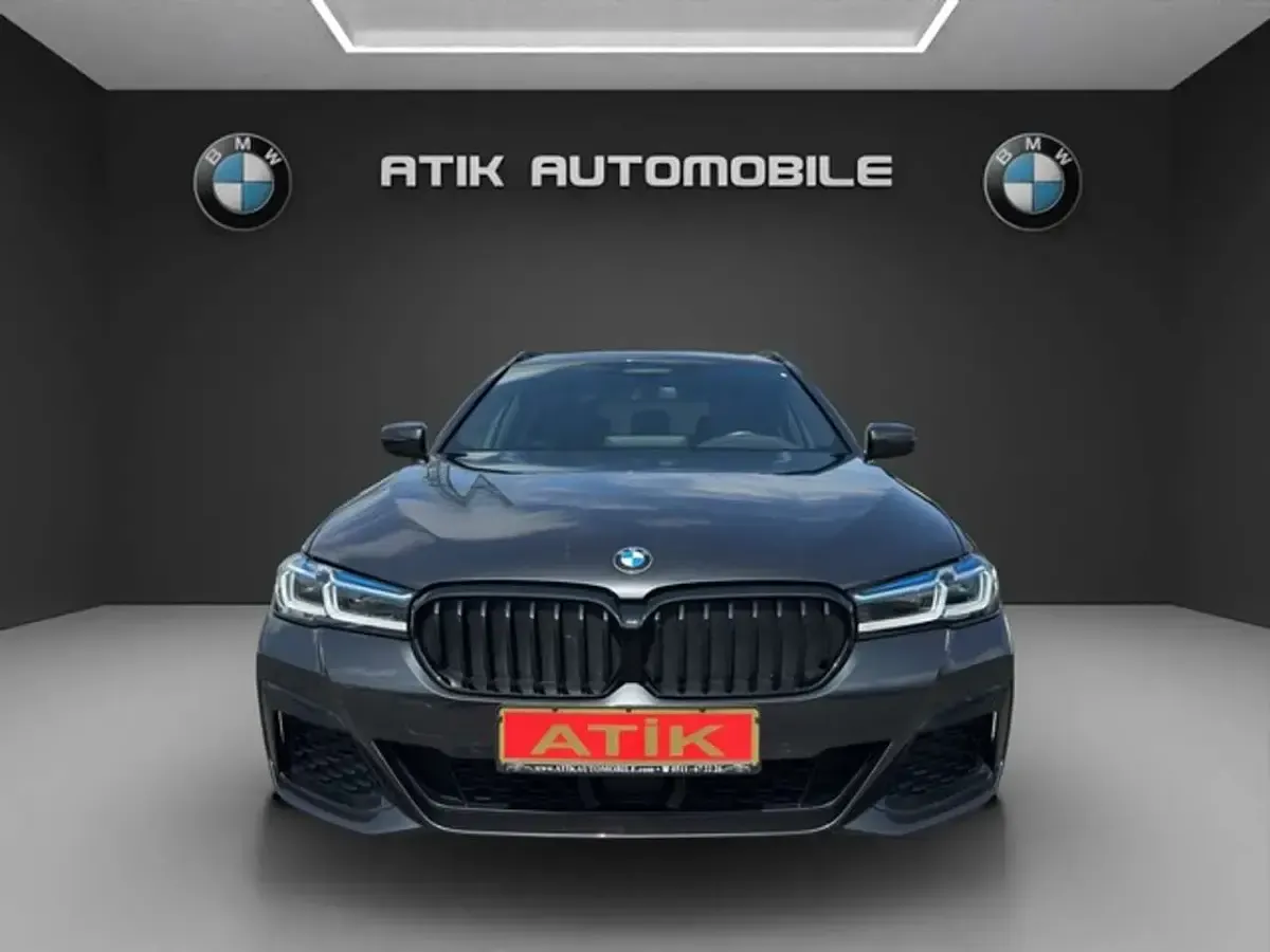 Gebraucht BMW 530 M Sport 286 PS (210 kW) 2023 Grau Limousine