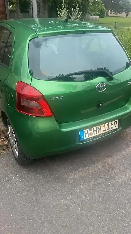 Gebraucht Toyota Yaris 69 PS (50 kW) 2007 Grün Kleinwagen