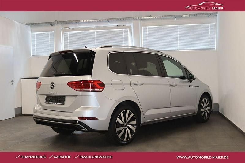 Gebraucht VW Touran R-line 150 PS (110 kW) 2022 Silber Van / Kleinbus
