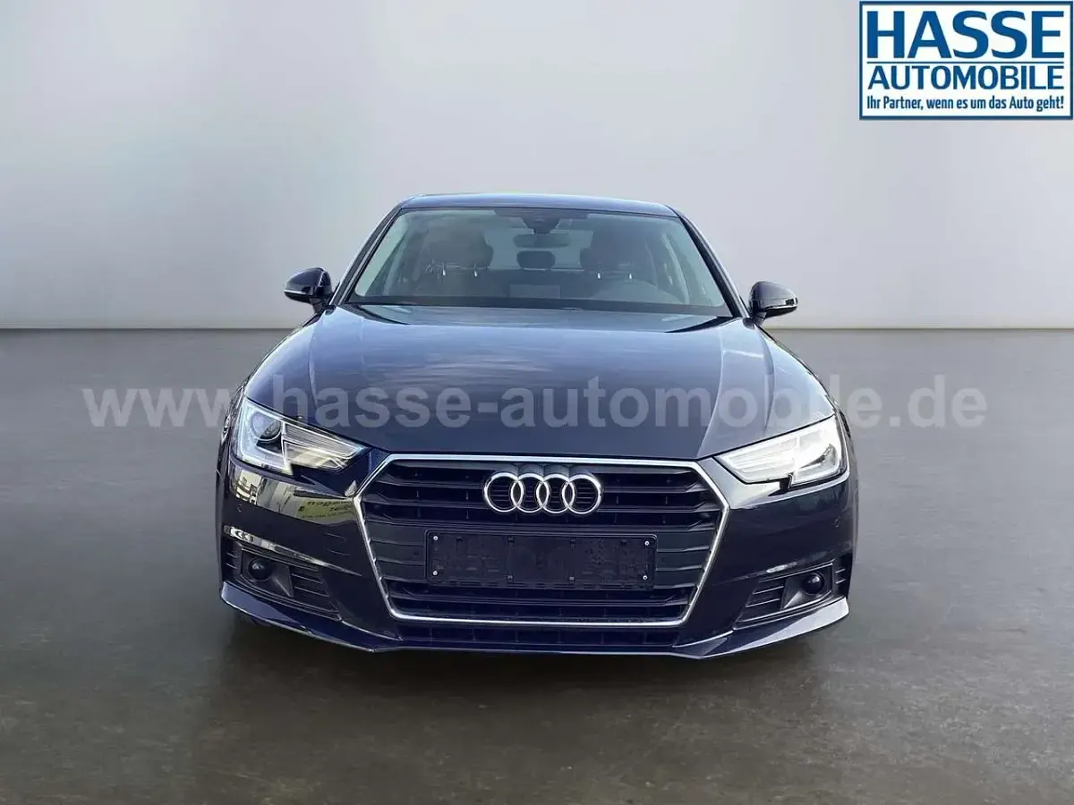 Gebraucht Audi A4 Basis 150 PS (110 kW) 2018 Blau metallic Limousine