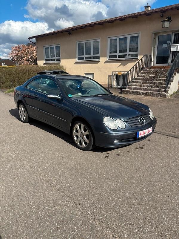 Gebraucht Mercedes CLK240 Elegance 170 PS (125 kW) 2002 Blau Coupé