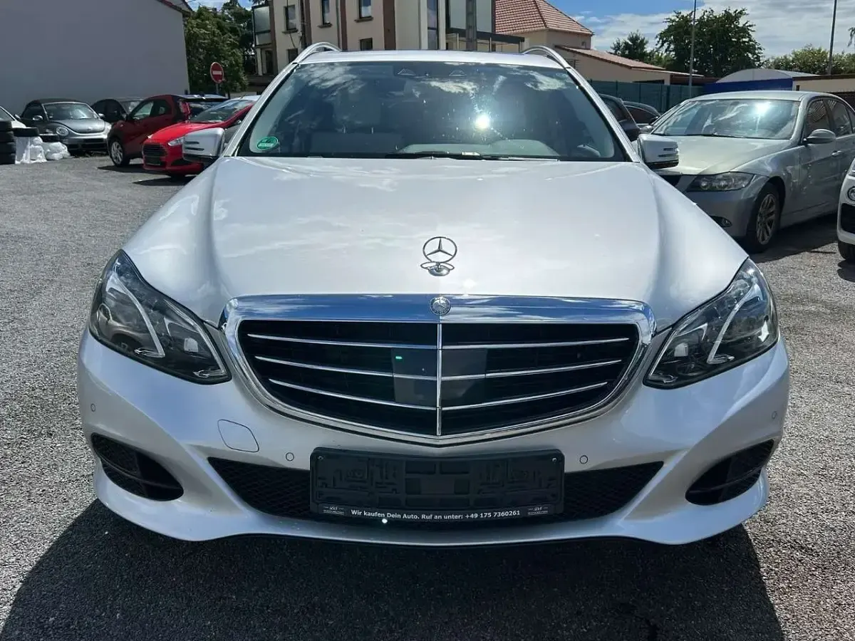 Gebraucht Mercedes E250 204 PS (150 kW) 2015 Silber Kombi