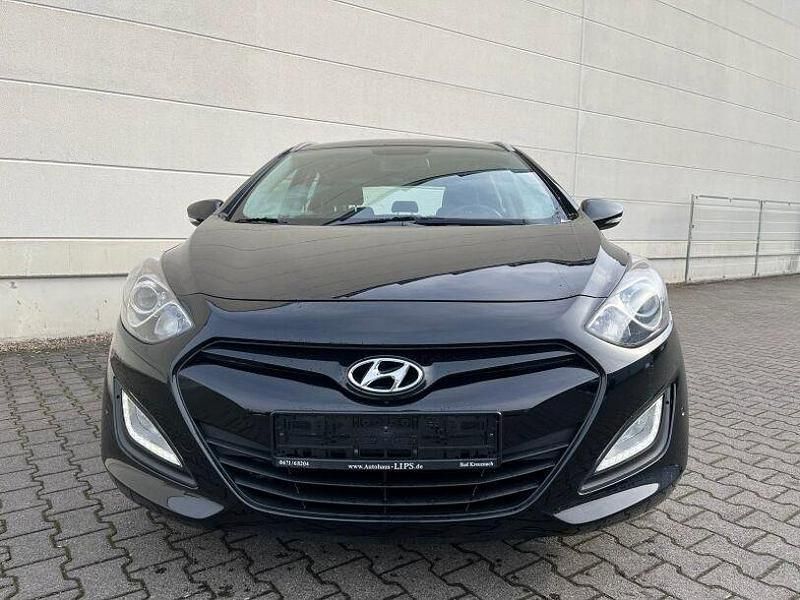 Gebraucht Hyundai i30 Trend 99 PS (72 kW) 2014 Phantom black mineraleffekt Kombi