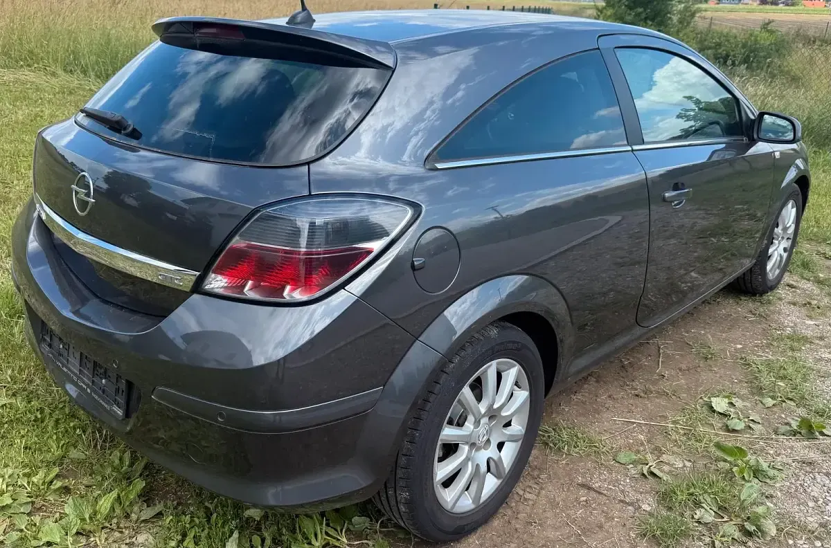 Gebraucht Opel Astra 90 PS (66 kW) 2009 Grau Kleinwagen
