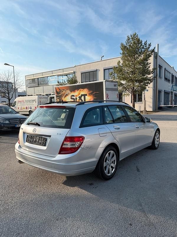 Gebraucht Mercedes C220 175 PS (128 kW) 2010 Silber Limousine