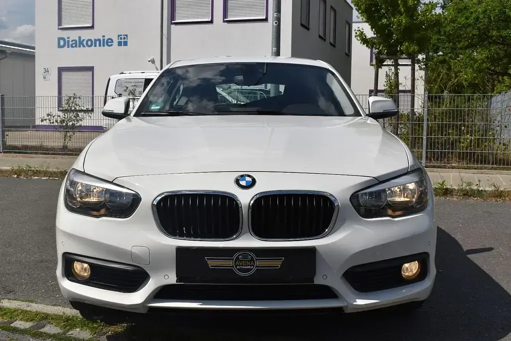 Gebraucht BMW 118 Advantage 136 PS (100 kW) 2018 Weiß Kleinwagen