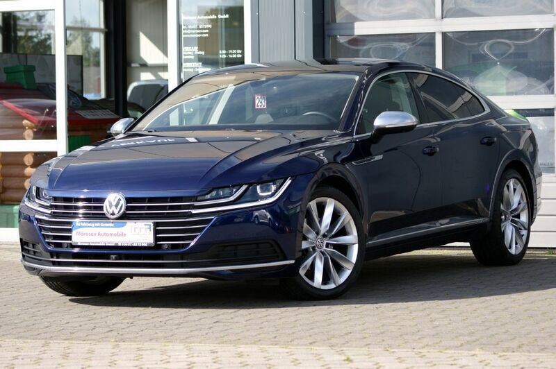 Blau Gebraucht 2018 VW Arteon Elegance Limousine | 23.400 € (Fairer Preis) - Bild 1/4