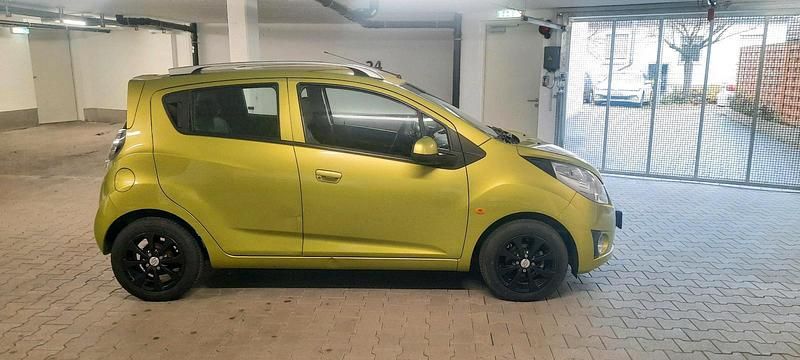 Gebraucht Chevrolet Spark 80 PS (58 kW) 2010 Grün Kleinwagen