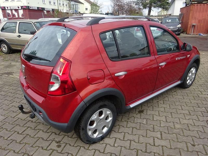 Gebraucht Dacia Sandero Stepway 87 PS (63 kW) 2010 Rot Limousine