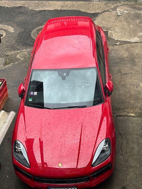 Rot Gebraucht 2021 Porsche Cayenne SUV | 57.900 € - Bild 1/4