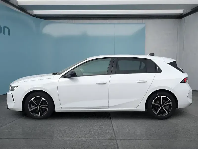 Neu Opel Astra Edition 145 PS (106 kW) 2026 Weiß Limousine