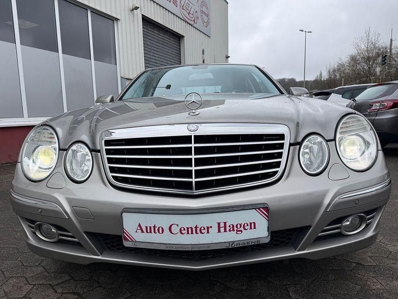 Gebraucht Mercedes E200 184 PS (135 kW) 2008 Cubanitsilber Limousine